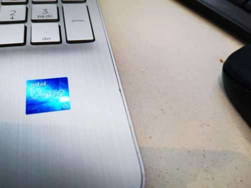 Hp notebook 15 11th generation i5 I5 1135g7 Quad core 8mb cache @4.2GHz 16gb ddr4 ram 256gb nvme ssd