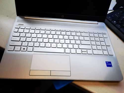 Hp notebook 15 11th generation i5 I5 1135g7 Quad core 8mb cache @4.2GHz 16gb ddr4 ram 256gb nvme ssd