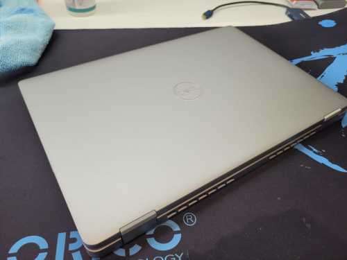 Touch screen Dell latitude 5330 i5 12th gen, 16gig ddr4 ram, 512gig nvme. Full HD. Original charger
