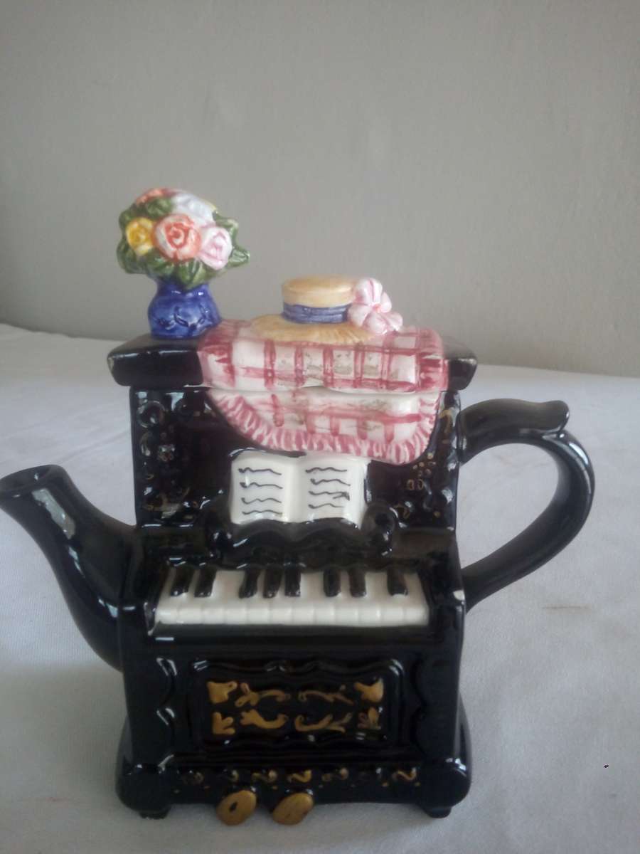 Ceramic Piano Teapot Ornament
