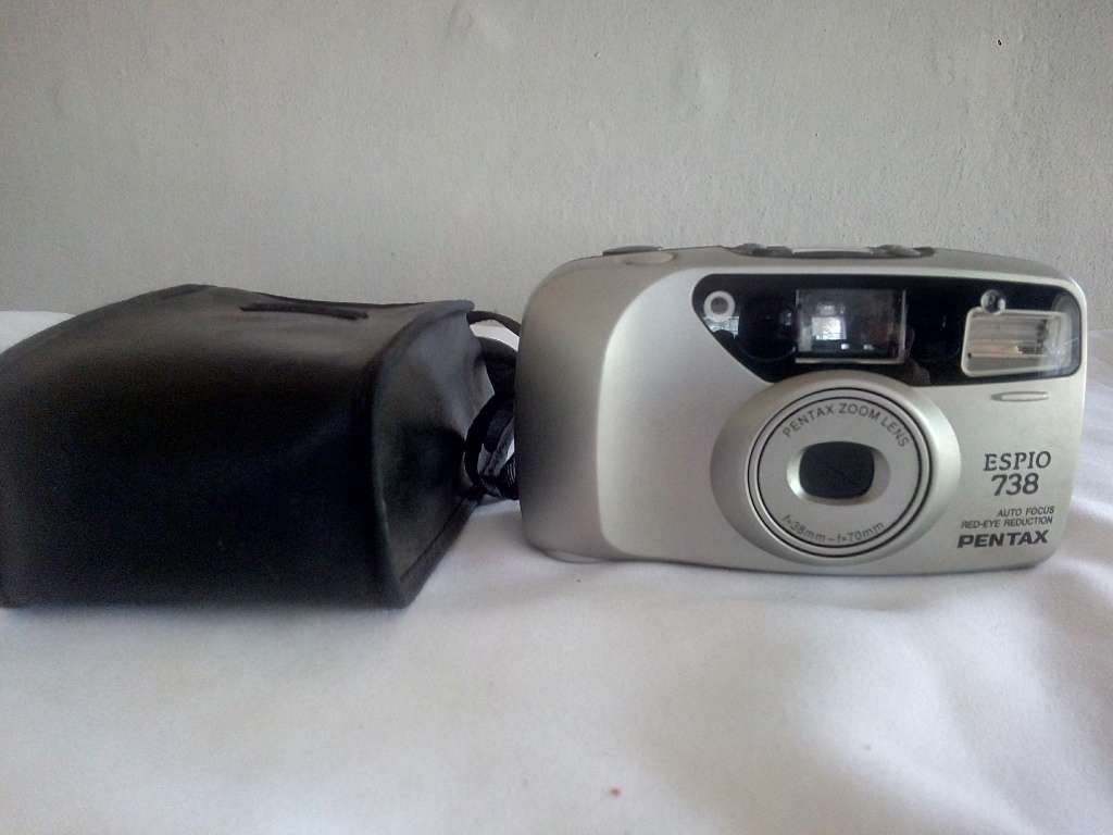Pentax Espio 738 Auto Focus Red-Eye Reduction Camera