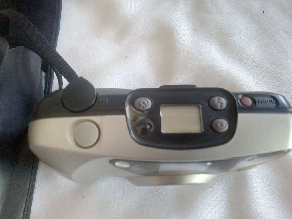 Pentax Espio 738 Auto Focus Red-Eye Reduction Camera