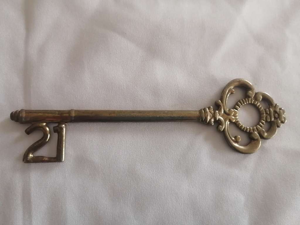 Vintage Brass 21 Key