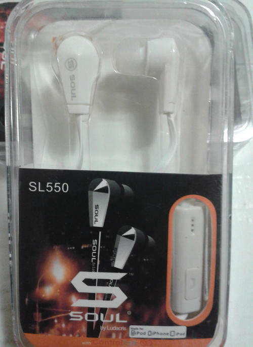 ## EARPHONES - WHITE - 3 AVAILABLE  ##