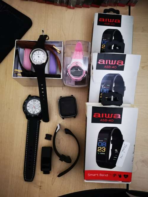 LOT WATCHES - PLEASE READ