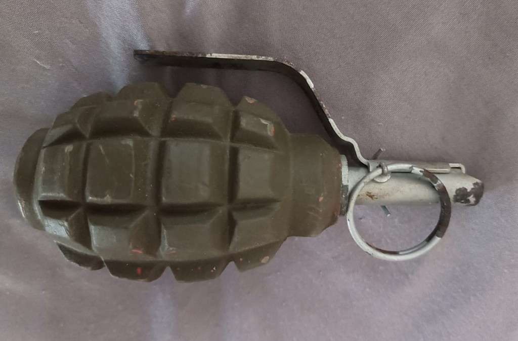 RUSSIAN F1 GRENADE and POUCH **De-Activated**