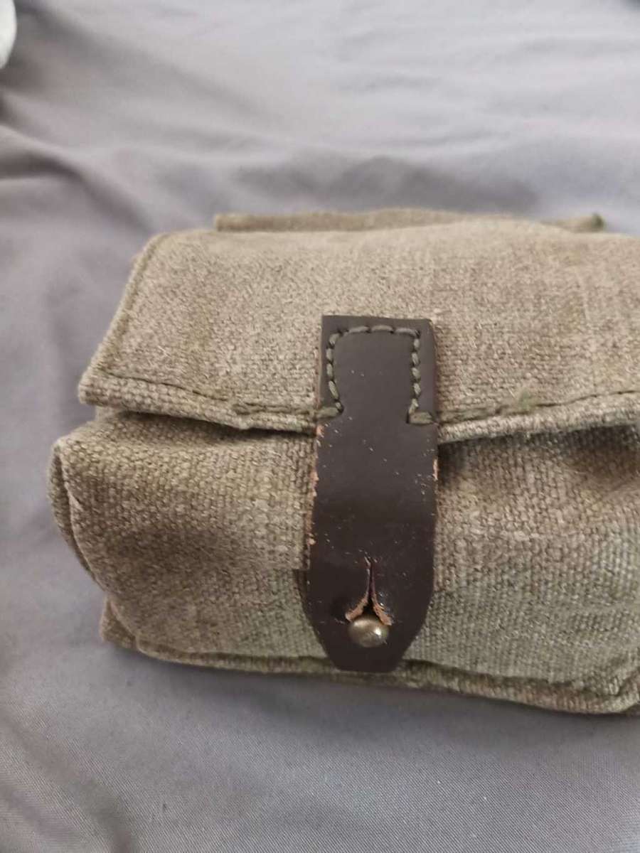 RUSSIAN F1 GRENADE and POUCH **De-Activated**