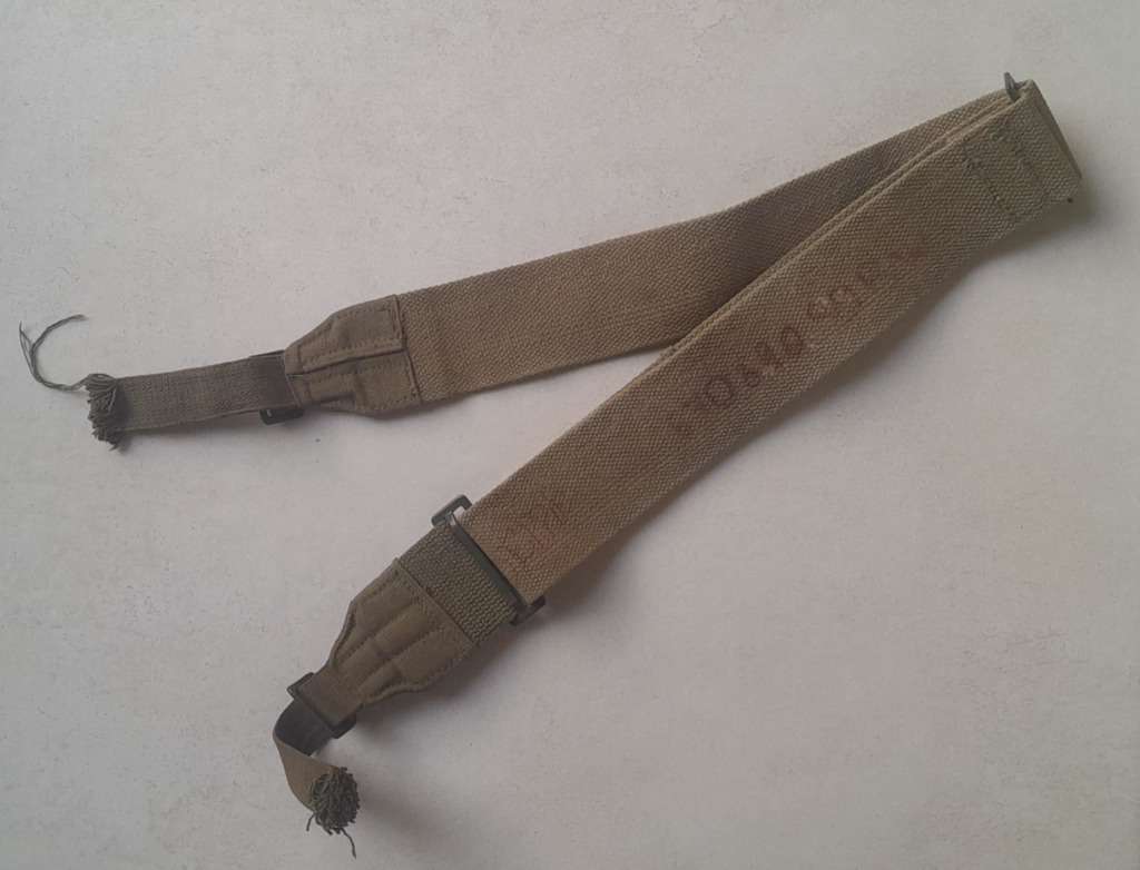 R4  RIFLE SLING (2)