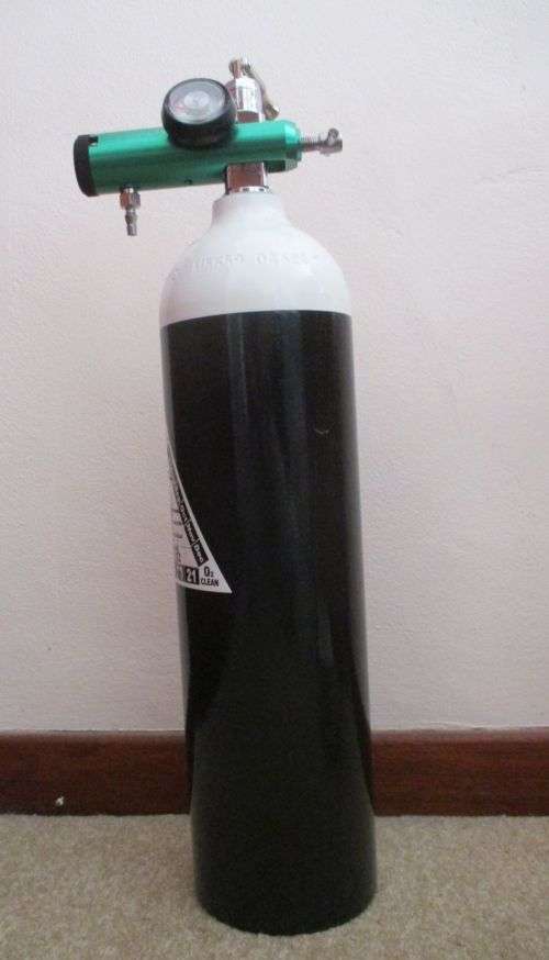 Medical ozonator plus oxygen tank