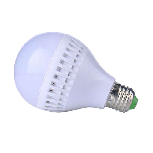 LED Light Bulbs: 7W 220V E27 in Cool White. Collections are allowed.