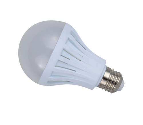 LED Light Bulbs: 7W 220V E27 in Cool White. Collections are allowed.