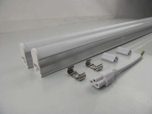 LED Integrated Tube Lights T5 Complete with Bracket and Fittings/Connectors. Collections allowed.