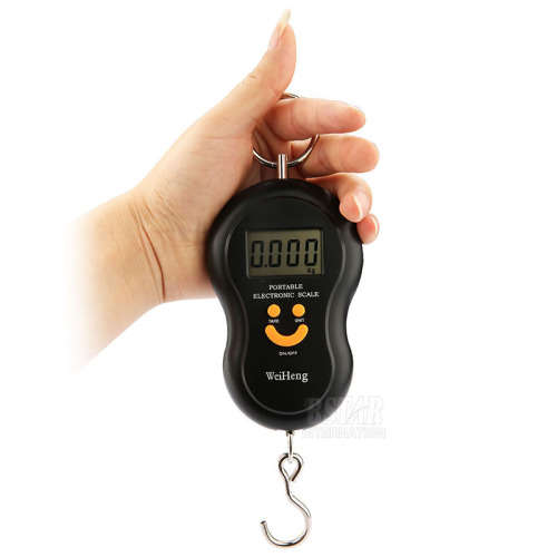 ELECTRONIC HANGING LUGGAGE/FISH PORTABLE DIGITAL WEIGHT SCALE.  Collections are allowed.