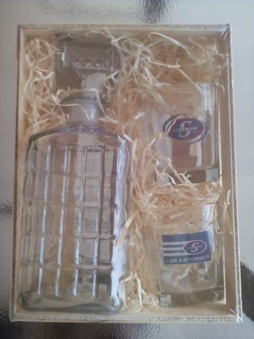 STORMERS RUGBY DECANTER GLASS WHISKEY GIFT SET. Collections are allowed.