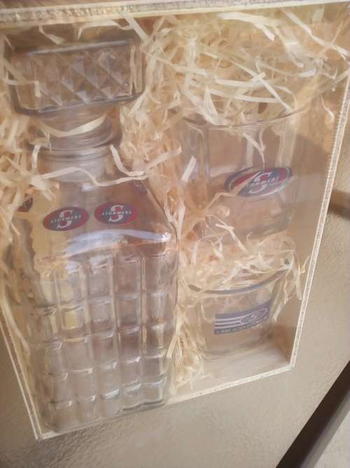 STORMERS RUGBY DECANTER GLASS WHISKEY GIFT SET. Collections are allowed.