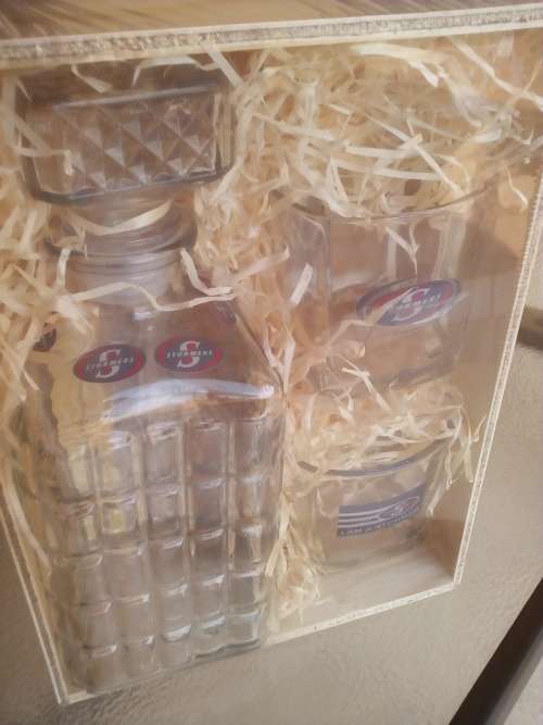 STORMERS RUGBY DECANTER GLASS WHISKEY GIFT SET. Collections are allowed.