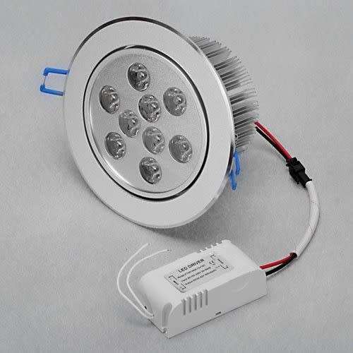 LED Light Bulbs: 9W Ceiling Spotlight / Downlight with a Tilt Function. Collections are allowed.