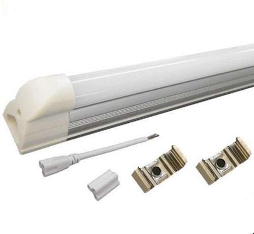 LED Fluorescent Tube Lights: Warm White T8 Complete with Brackets and Fittings. Collections allowed