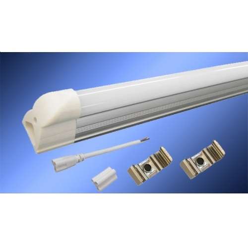 LED Fluorescent Tube Lights: Warm White T8 Complete with Brackets and Fittings. Collections allowed