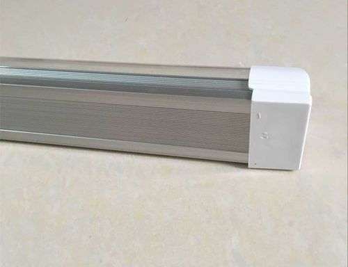 LED Fluorescent Tube Lights: Warm White T8 Clear Cover + Brackets and Fittings. Collections allowed