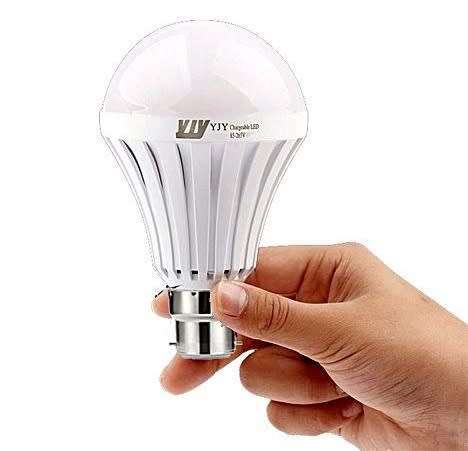LOADSHEDDING GLOBES / LIGHT BULBS 5W B22. Collections are allowed.