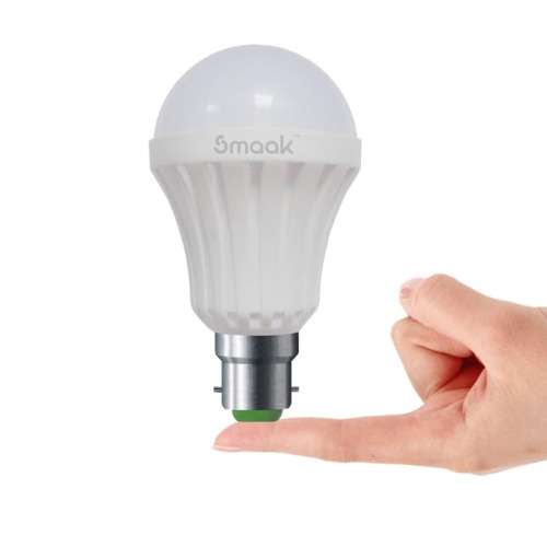 LOADSHEDDING GLOBES / LIGHT BULBS 12W B22. Collections are allowed.