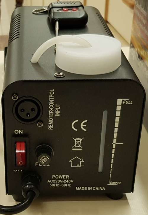 Smoke, Fog Machine 600W Heavy Duty, Compact and High Capacity. Collections are allowed.