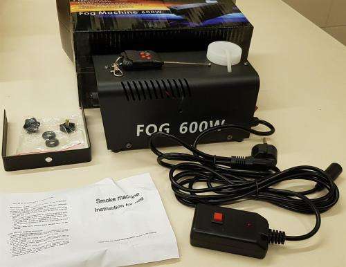 Smoke, Fog Machine 600W Heavy Duty, Compact and High Capacity. Collections are allowed.