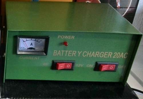 Battery Charger 6 Volts and 12 Volts in One Battery Charging Unit. Collections are allowed.