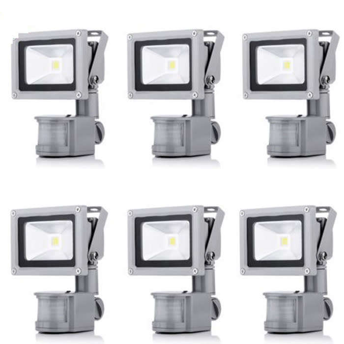 20W PIR Motion Sensor LED 220V AC Floodlights In Cool White. Collections Are Allowed.
