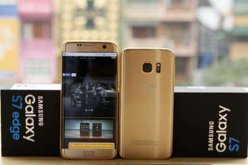 Samsung Galaxy S7 - Gold- 32GB - up to 288GB - 4K Video Recording - Be Batman