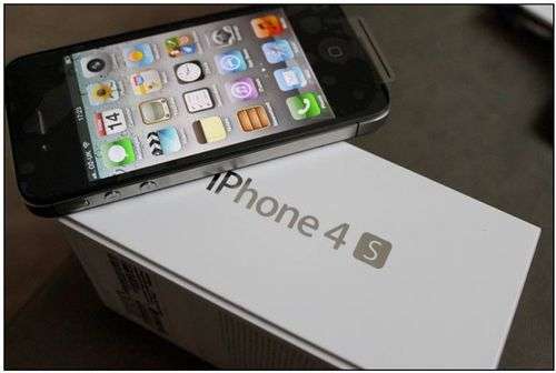 iPhone 4S -16GB - Black - PERFECT WORKING CONDITION - IN BOX - Rare Find