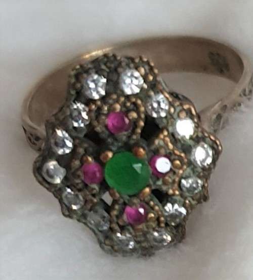 Emerald and garnet ring