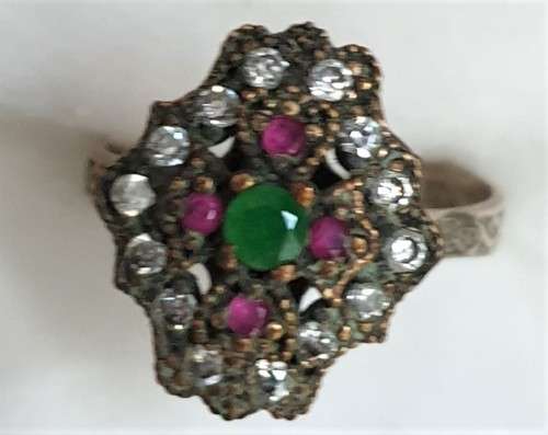 Emerald and garnet ring