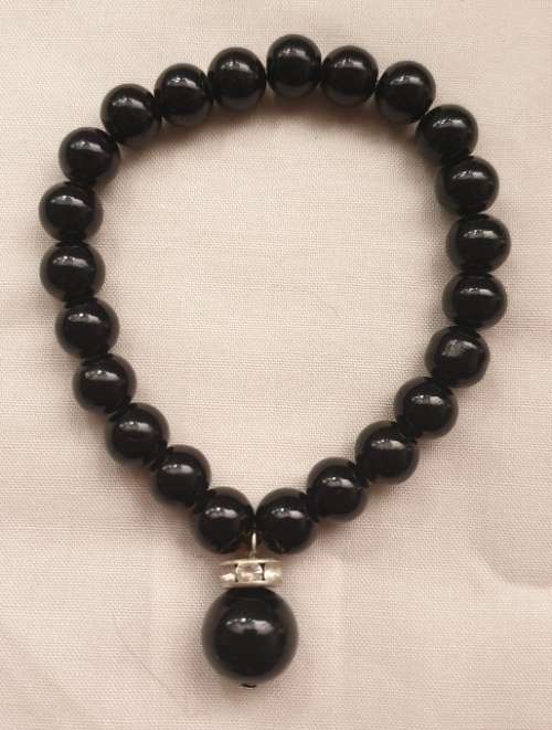 Glass pearl bracelet