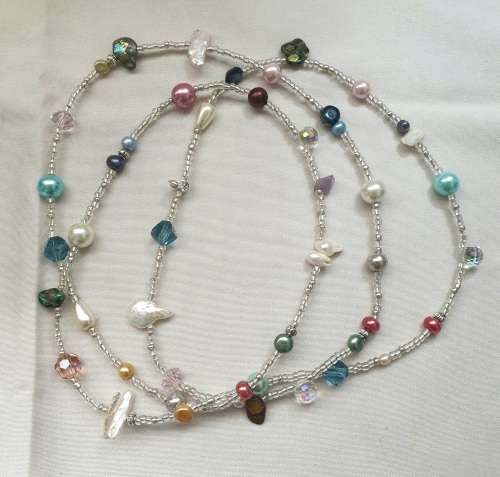 **NEW &EXCLUSIVE ** crystal and pearl necklace