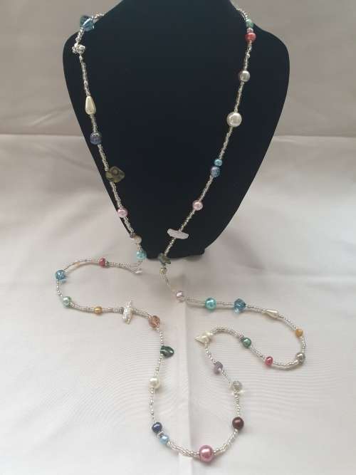 **NEW &EXCLUSIVE ** crystal and pearl necklace