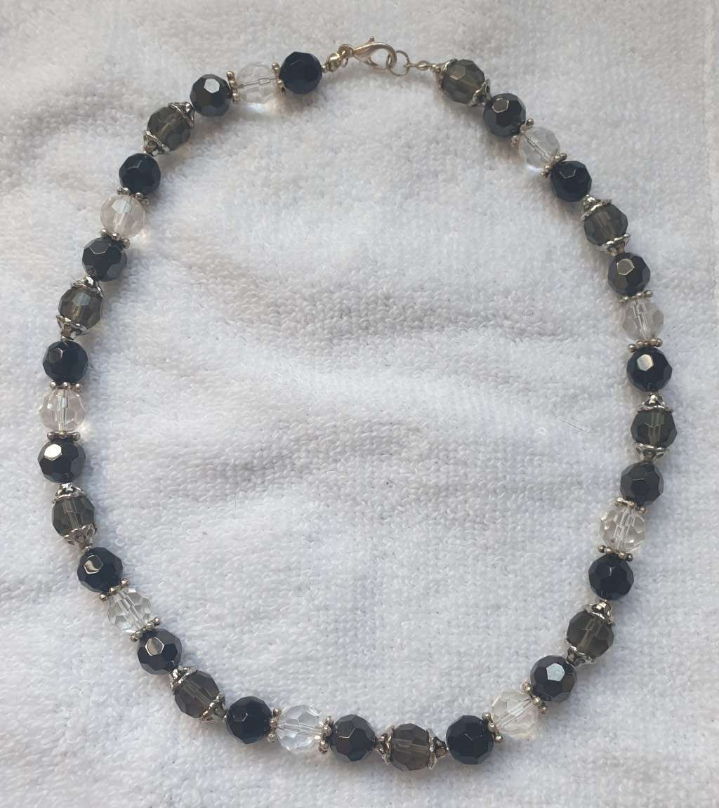 ** NEW ** Shades of grey necklace