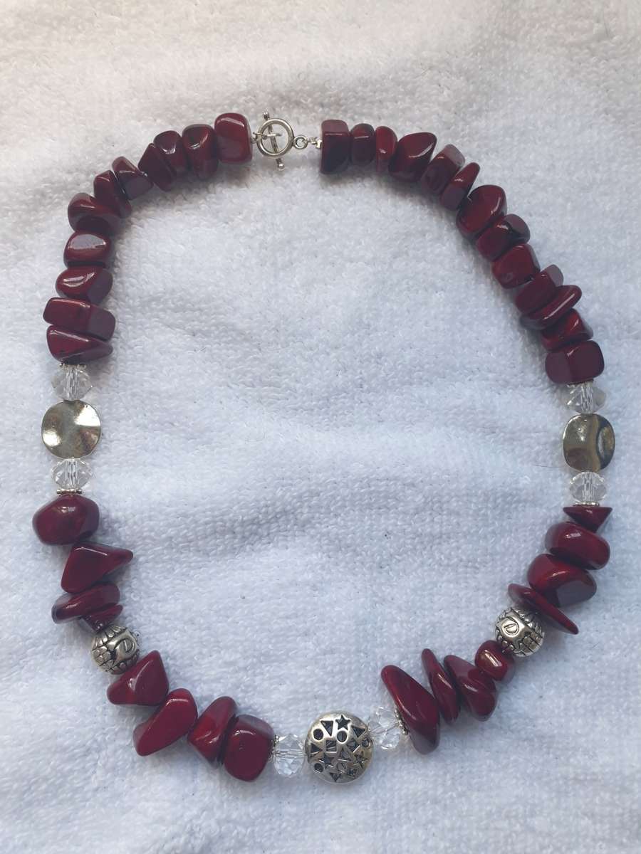 ** NEW ** Unique design necklace