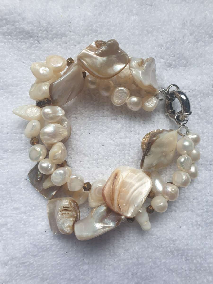 ** NEW ** Multi-strand bracelet