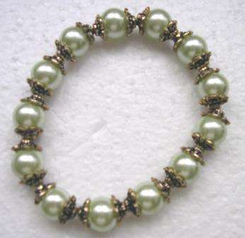 Elegant glass pearl bracelet