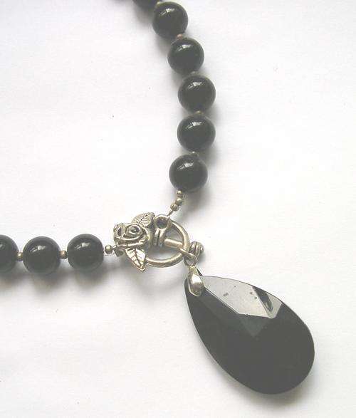 Front opening glass pearl necklace with matching pendant
