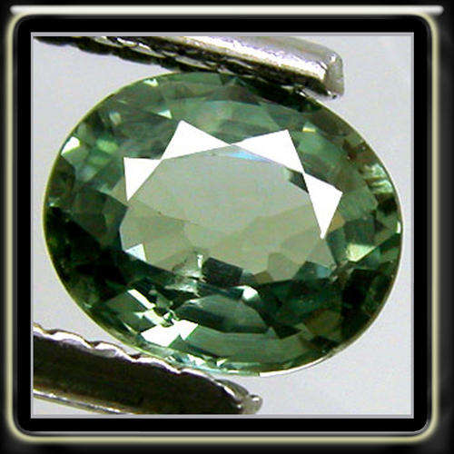 REMARKABLE 0.70CT NATURAL PASTEL GREEN OVAL SAPPHIRE, A BEAUTIFULL GEMSTONE