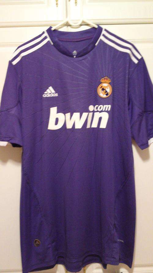 REAL MADRID RARE PURPLE KIT ***RONALDO*** BNWT ***XMAS SPECIAL***