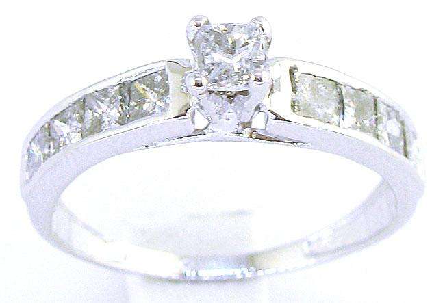 R72000 - 1.35Ct PRINCESS DIAMOND SOLITAIRE ENGAGEMENT RING