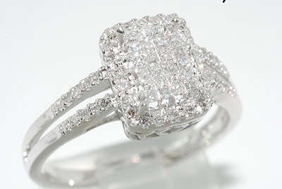R39844 - AMAZING .39CT INVISIBLE SET PRINCESS CUT DIAMOND RING