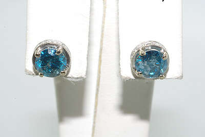 R60000 ELEGANT 1.89CT BLUE & WHITE DIAMOND CLUSTER EARRINGS