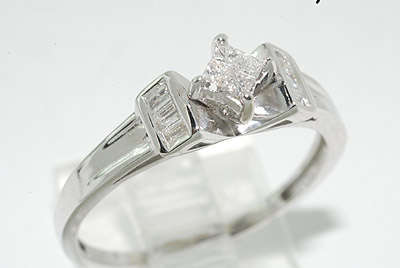 R40000 - ELEGANT .45CT 9 STONE PRINCESS CUT DIAMOND ENGAGEMENT RING