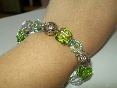 Stunning handmade beaded bracelet - green