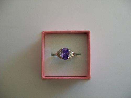 ***PRETTY*** solid sterling silver and amethyst ring